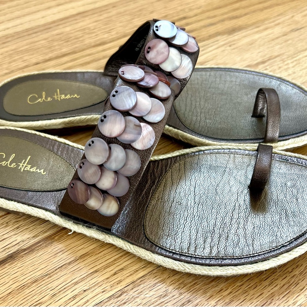 COLE HAAN Dawn Leather Thong Sandal, Metallic Brown, Opalescent Shell Accent 9.5 - Picture 4 of 11